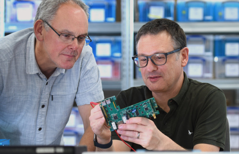 <strong>Life Science & Laboratories</strong>